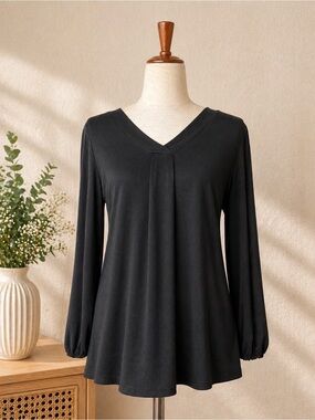Black V-Neck Long Sleeve Women's Top
